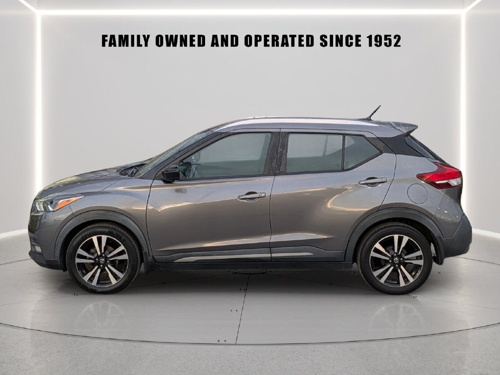 2020 Nissan Kicks SR