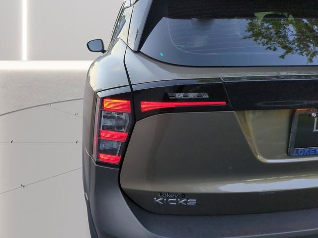 2025 Nissan Kicks S