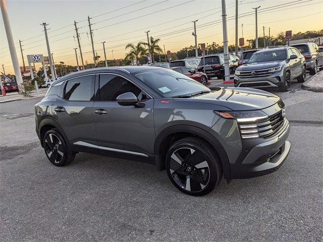 2025 Nissan Kicks SR