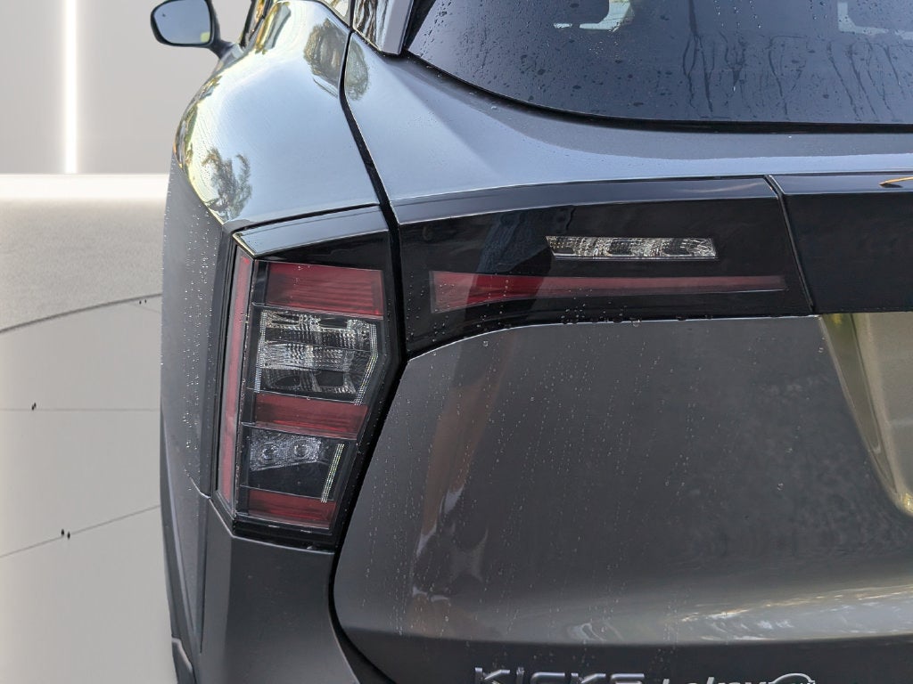 2027 Nissan Kicks SR