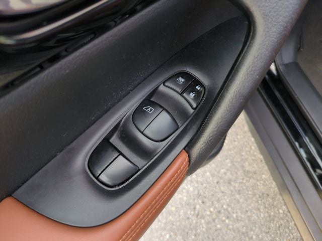 2019 Nissan Rogue SL **Platinum Reserve Interior**
