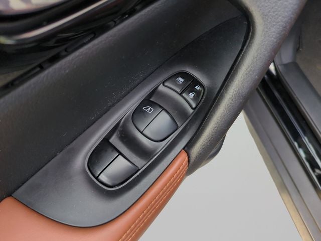 2019 Nissan Rogue SL **Platinum Reserve Interior**