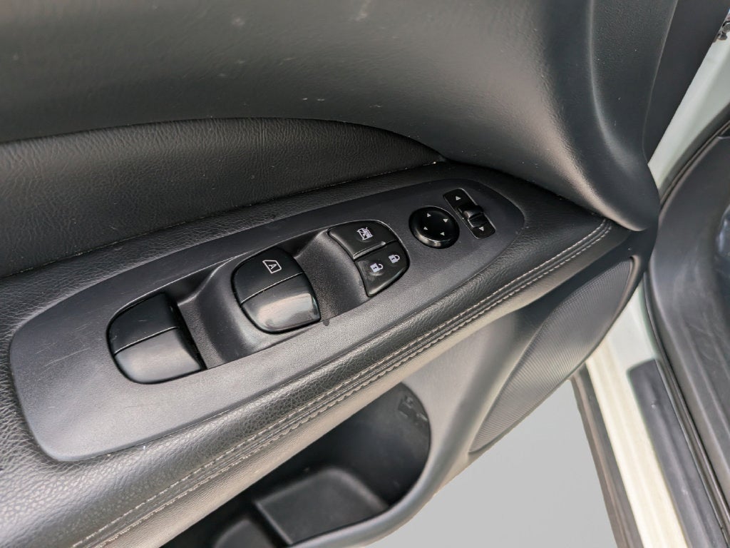 2020 Nissan Pathfinder S
