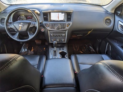 2020 Nissan Pathfinder SL