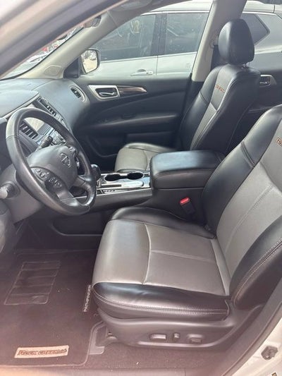 2020 Nissan Pathfinder SL