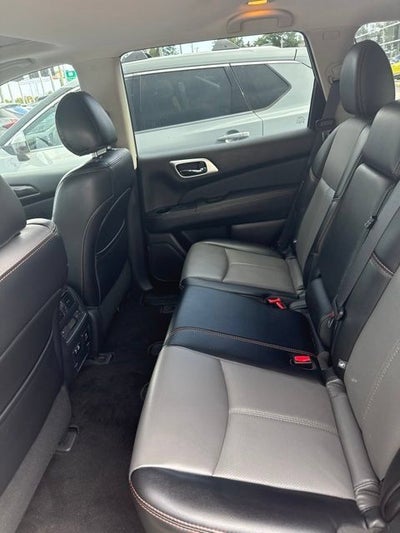 2020 Nissan Pathfinder SL