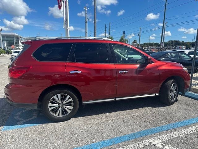 2017 Nissan Pathfinder SV