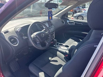 2017 Nissan Pathfinder SV