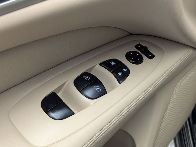 2018 Nissan Pathfinder SL