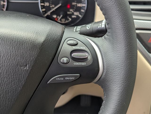2018 Nissan Pathfinder SL