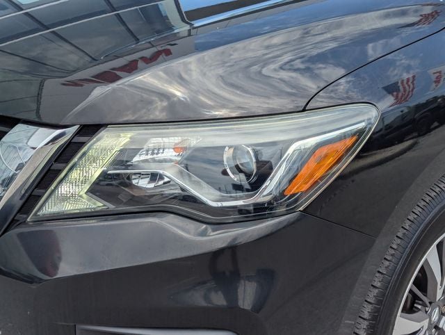 2018 Nissan Pathfinder SL