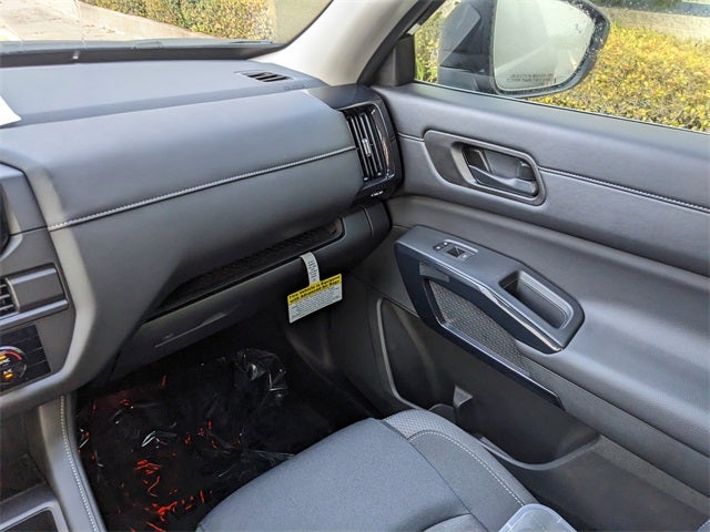 2025 Nissan Pathfinder S