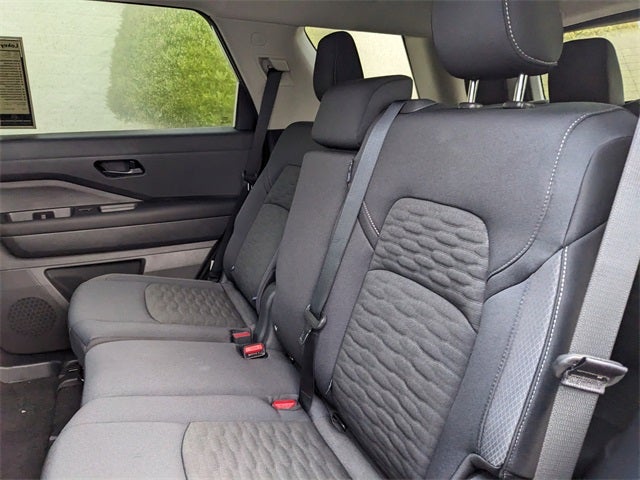 2025 Nissan Pathfinder S