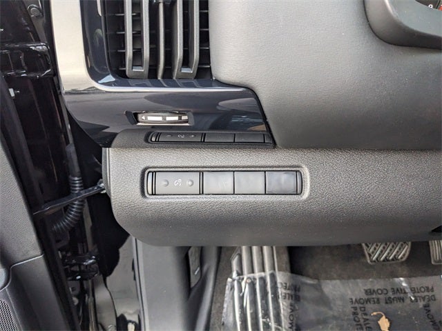 2025 Nissan Pathfinder S