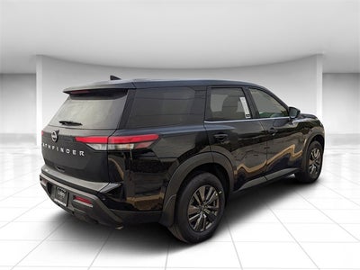 2025 Nissan Pathfinder S