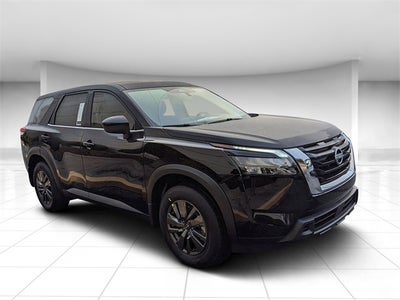 2025 Nissan Pathfinder S