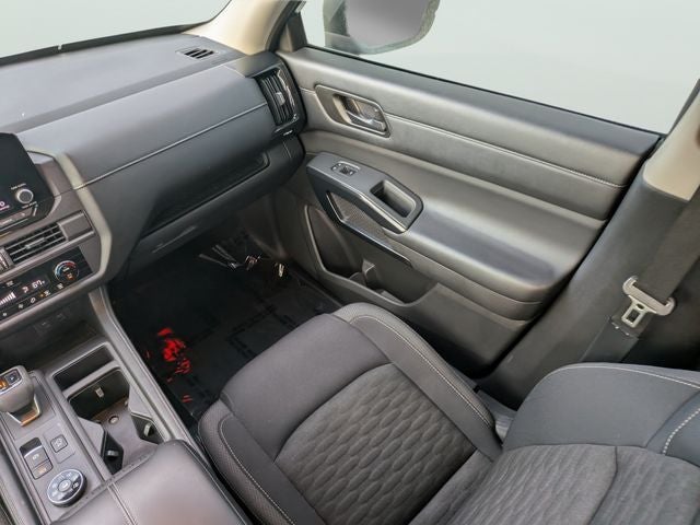 2023 Nissan Pathfinder S
