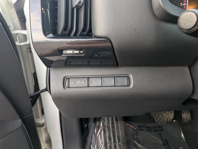 2023 Nissan Pathfinder S