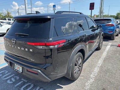 2024 Nissan Pathfinder SV
