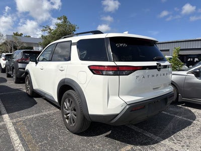 2024 Nissan Pathfinder SV