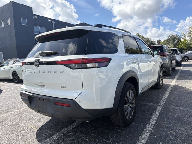 2024 Nissan Pathfinder SV