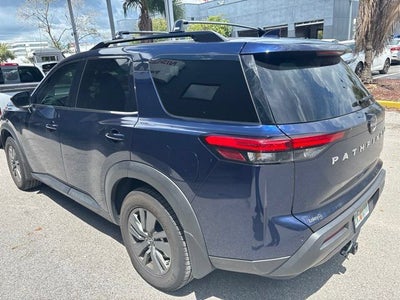 2024 Nissan Pathfinder SV