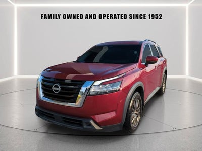 2022 Nissan Pathfinder SV