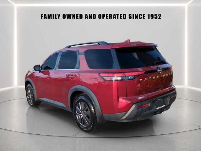 2022 Nissan Pathfinder SV