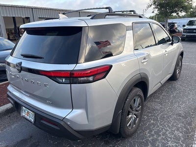 2024 Nissan Pathfinder SV