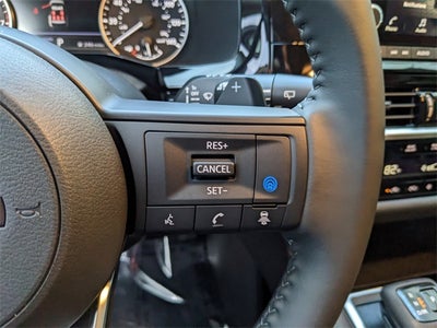 2025 Nissan Pathfinder SV