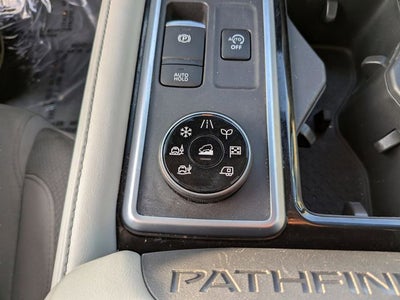 2022 Nissan Pathfinder SV