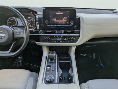 2022 Nissan Pathfinder SV