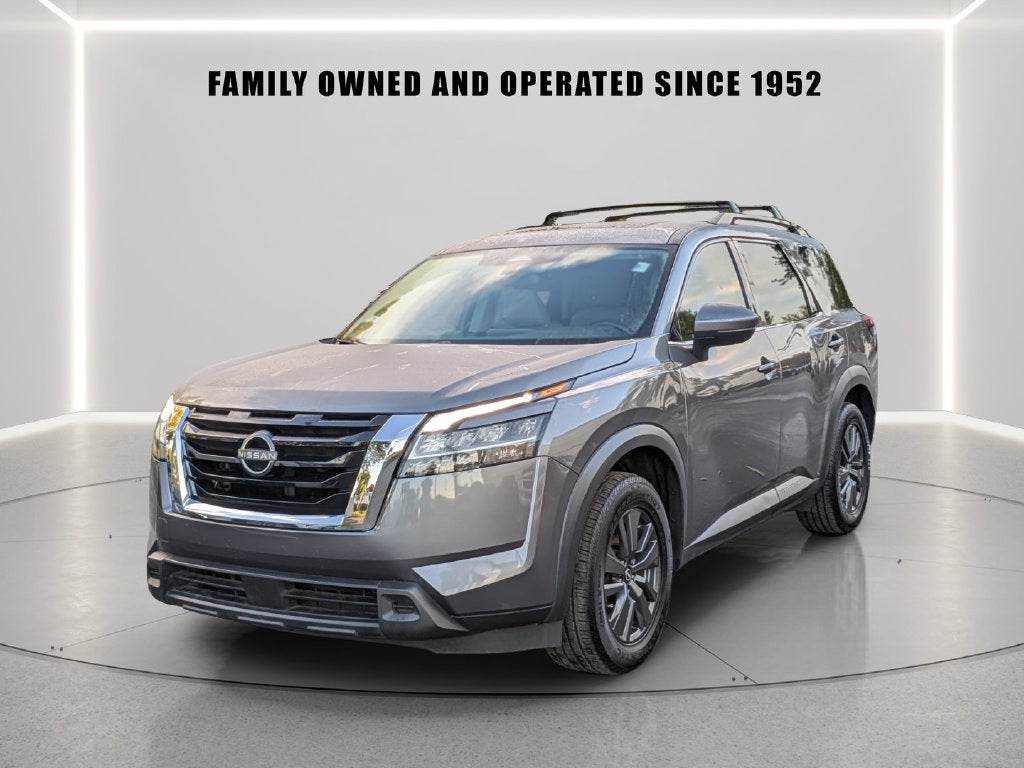 2022 Nissan Pathfinder SV