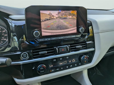 2022 Nissan Pathfinder SV