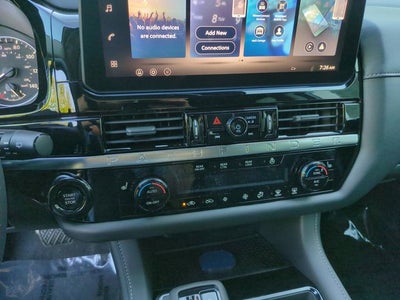2026 Nissan Pathfinder SV