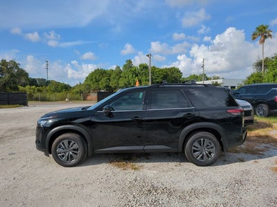 2026 Nissan Pathfinder SV
