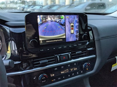 2025 Nissan Pathfinder SL