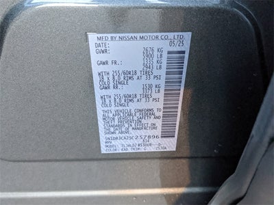 2025 Nissan Pathfinder SL