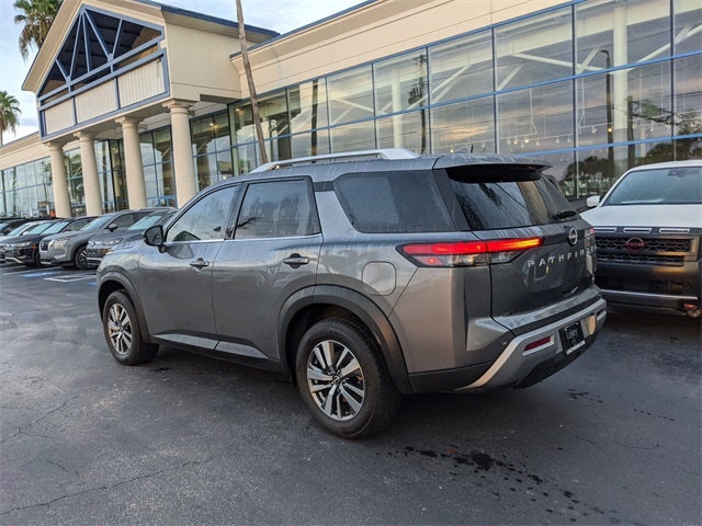 2025 Nissan Pathfinder SL