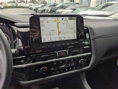 2025 Nissan Pathfinder SL