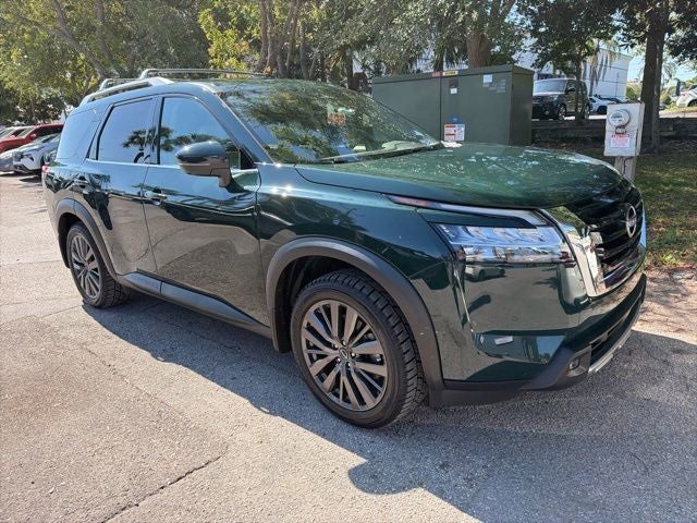 2022 Nissan Pathfinder SL