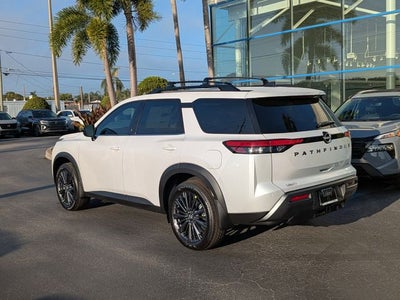 2026 Nissan Pathfinder SL