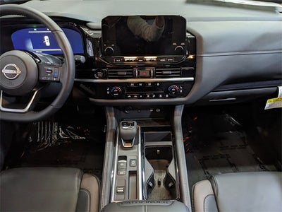 2025 Nissan Pathfinder Platinum