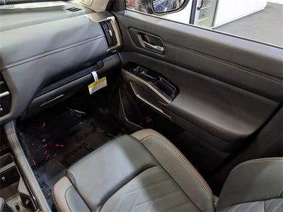 2025 Nissan Pathfinder Platinum