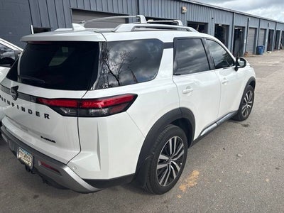 2025 Nissan Pathfinder Platinum