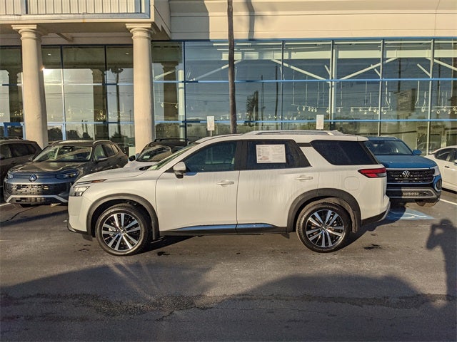 2025 Nissan Pathfinder Platinum