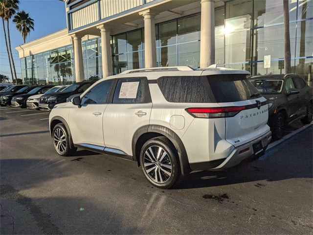 2025 Nissan Pathfinder Platinum