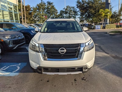 2025 Nissan Pathfinder Platinum