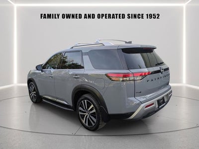 2023 Nissan Pathfinder Platinum