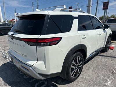2024 Nissan Pathfinder Platinum